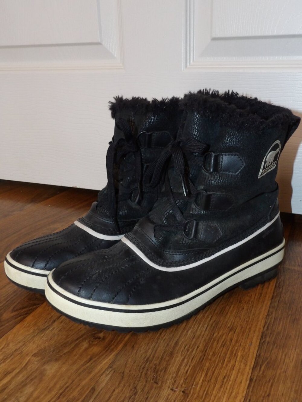 Sorel Tivoli Waterproof Winter Boots Black and White Size 8